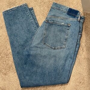 Abercrombie & Fitch The ‘90s Relaxed Jean High Rise